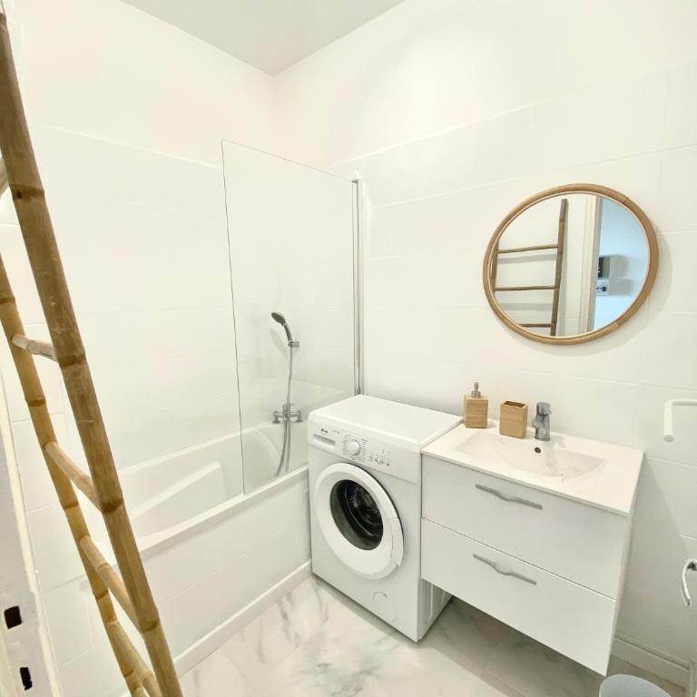 VUE MER EXCEPTIONNELLE !! Studio calme et lumineux sur la prestigieuse route des Sanguinaires à Ajaccio - Apartment mit 1 Schlafzimmer - 12