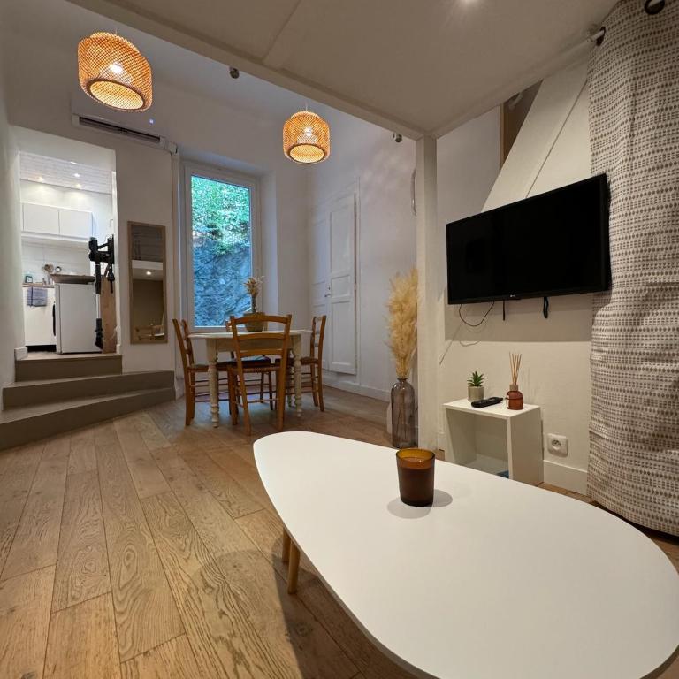 "Belle"à Hyères-4 pers- clim - Wifi - Centre ville - Appartamento con 1 Camera da Letto - 5
