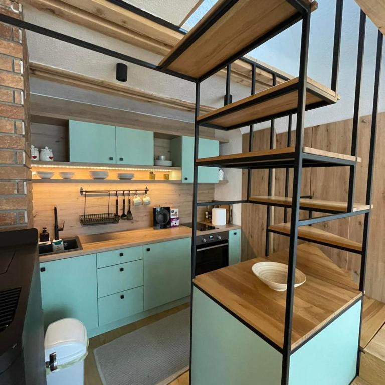 Vikendica - uz stazu - Two-Bedroom Chalet - 6