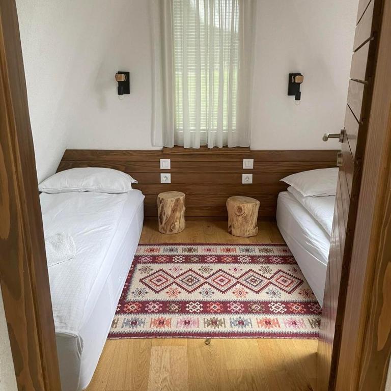 Vikendica - uz stazu - Two-Bedroom Chalet - 9