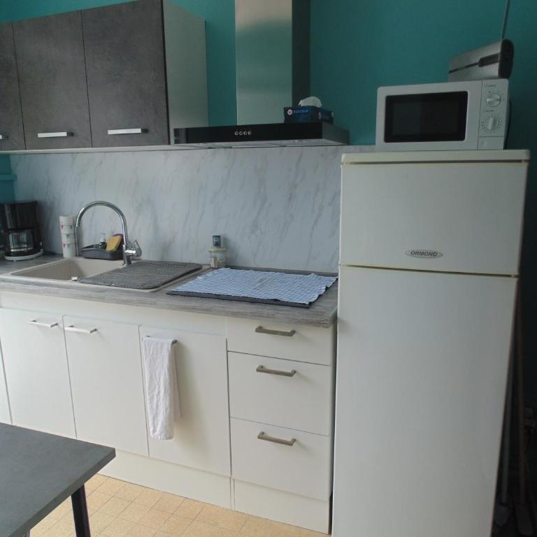 Appartement entièrement rénové avec internet, vous pouvez tout faire à pied - Apartamento de 1 dormitorio - 3