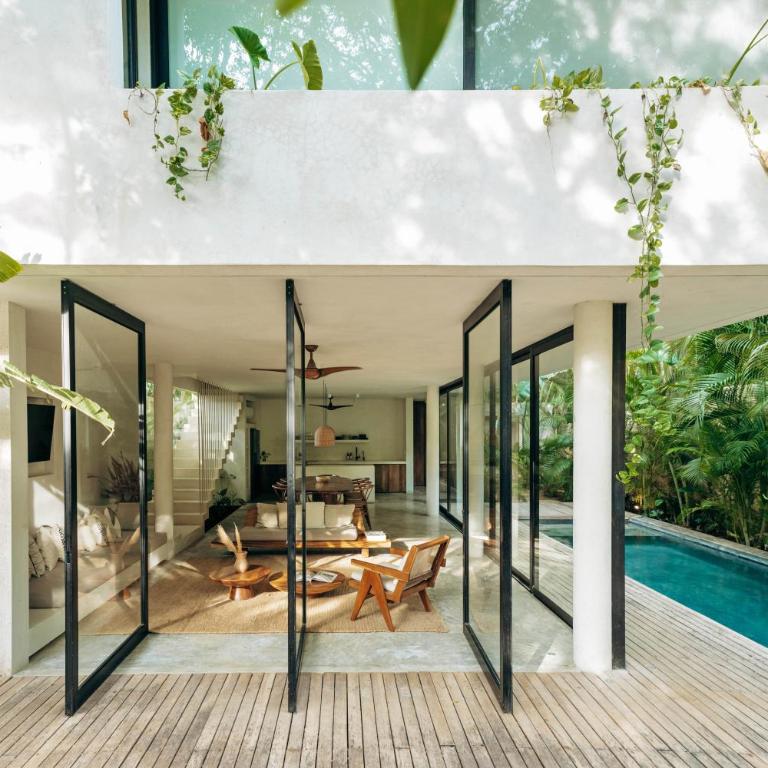 Casa Areca, Awarded Architectural Villa located in a secured gated community, with Concierge services - Villa - 2