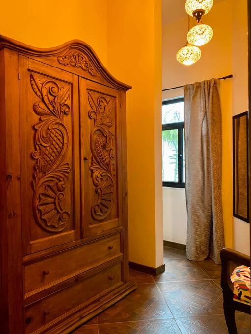 Spacious Centro Gem, Garage Jacuzzi, Near Rosewood - Five-Bedroom House - 4