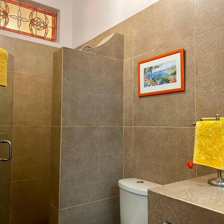 Spacious Centro Gem, Garage Jacuzzi, Near Rosewood - Five-Bedroom House - 10