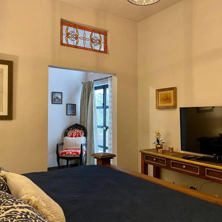 Spacious Centro Gem, Garage Jacuzzi, Near Rosewood - Five-Bedroom House - 11