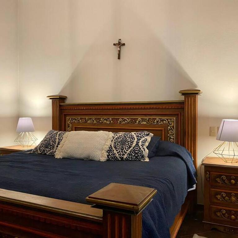 Spacious Centro Gem, Garage Jacuzzi, Near Rosewood - Five-Bedroom House - 14