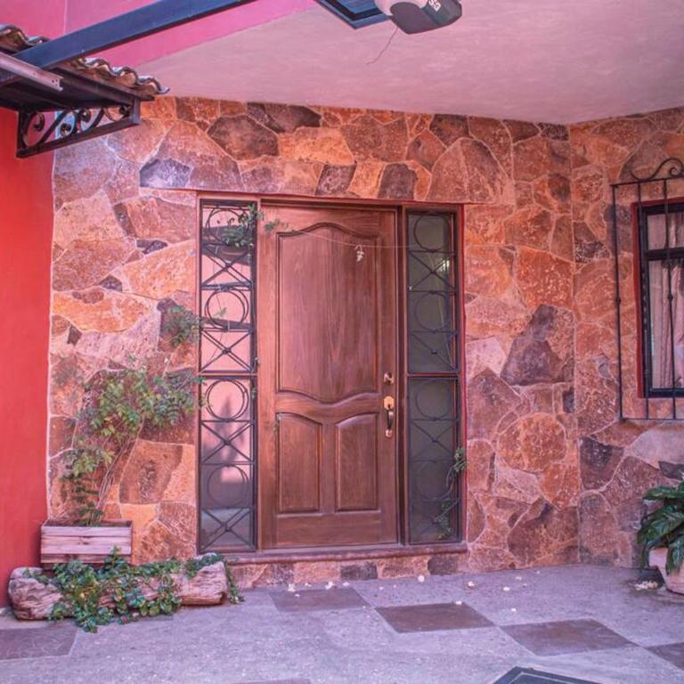 Spacious Centro Gem, Garage Jacuzzi, Near Rosewood - Five-Bedroom House - 19