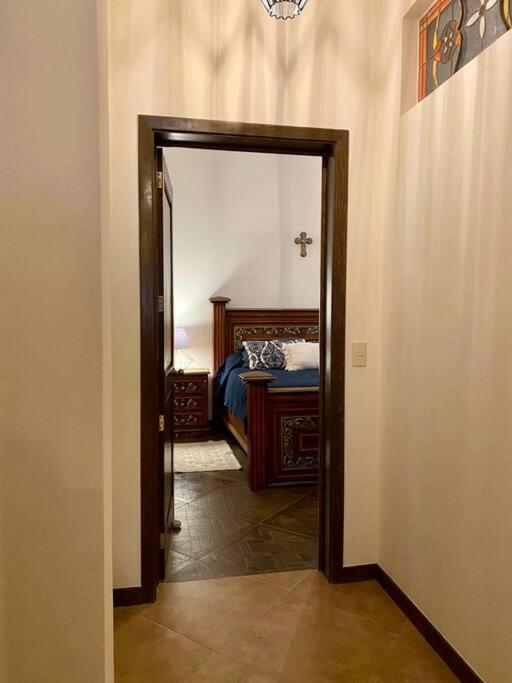 Spacious Centro Gem, Garage Jacuzzi, Near Rosewood - Five-Bedroom House - 39