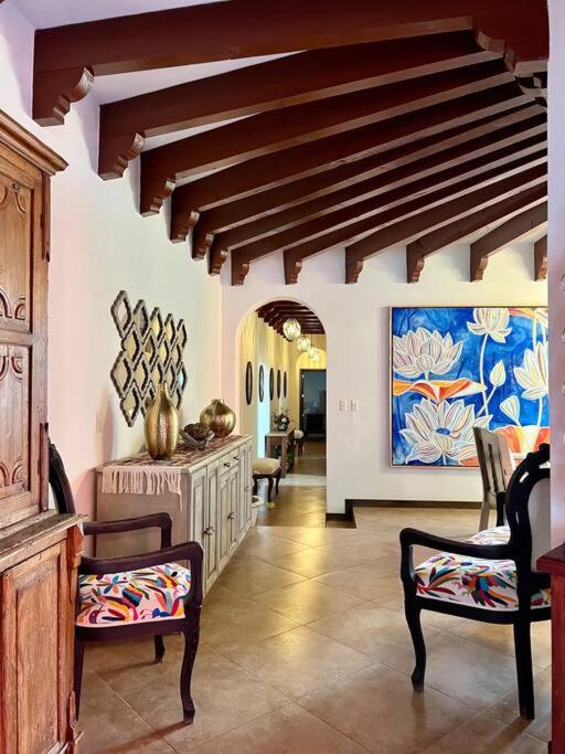 Spacious Centro Gem, Garage Jacuzzi, Near Rosewood - Five-Bedroom House - 42