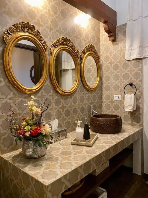Spacious Centro Gem, Garage Jacuzzi, Near Rosewood - Five-Bedroom House - 44