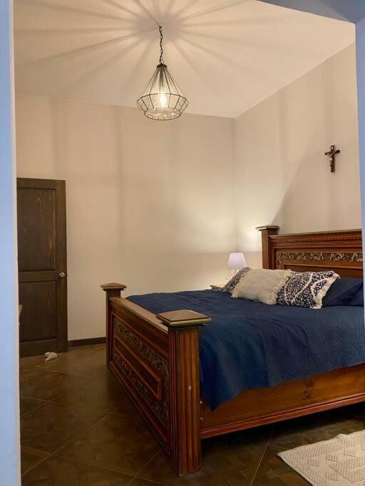Spacious Centro Gem, Garage Jacuzzi, Near Rosewood - Five-Bedroom House - 45