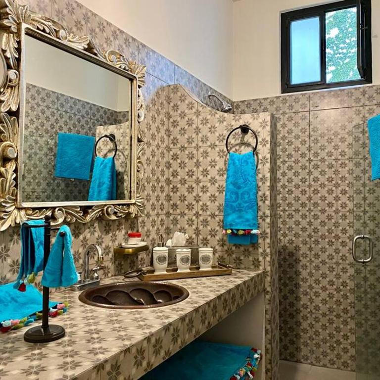 Spacious Centro Gem, Garage Jacuzzi, Near Rosewood - Five-Bedroom House - 47