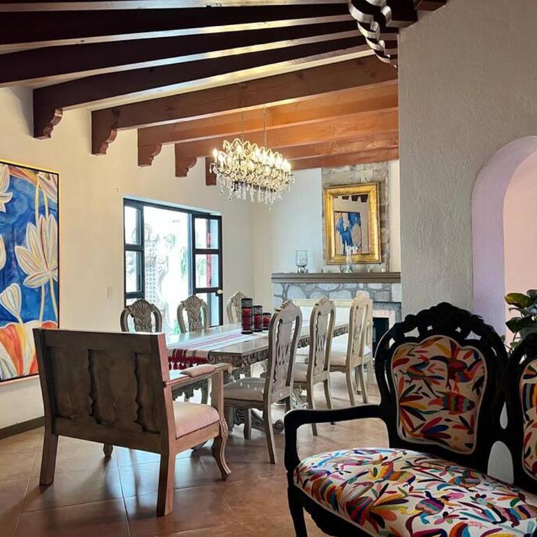 Spacious Centro Gem, Garage Jacuzzi, Near Rosewood - Five-Bedroom House - 64