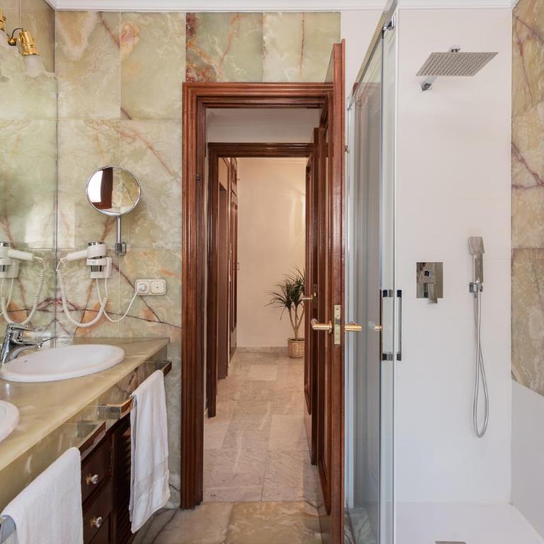 Encantadora casa en el Casco Antiguo de Marbella - Villa - 11