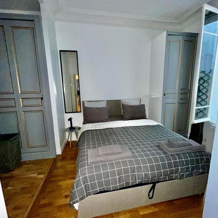 2 Bedroom with AC & Spacious Terrace minutes from Champs Elysées - Appartement 2 Chambres - 2