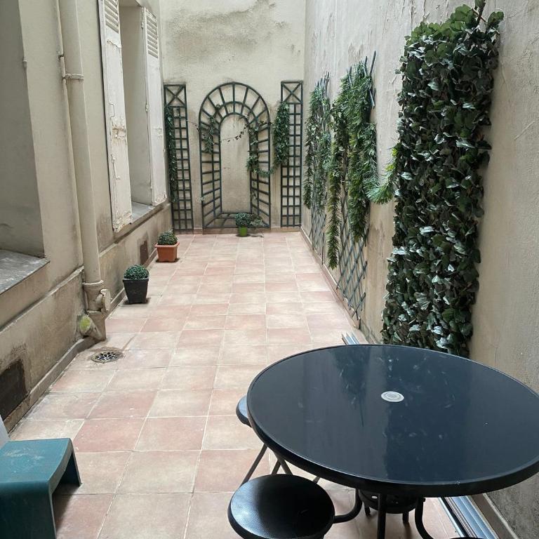 2 Bedroom with AC & Spacious Terrace minutes from Champs Elysées - Appartement 2 Chambres - 7