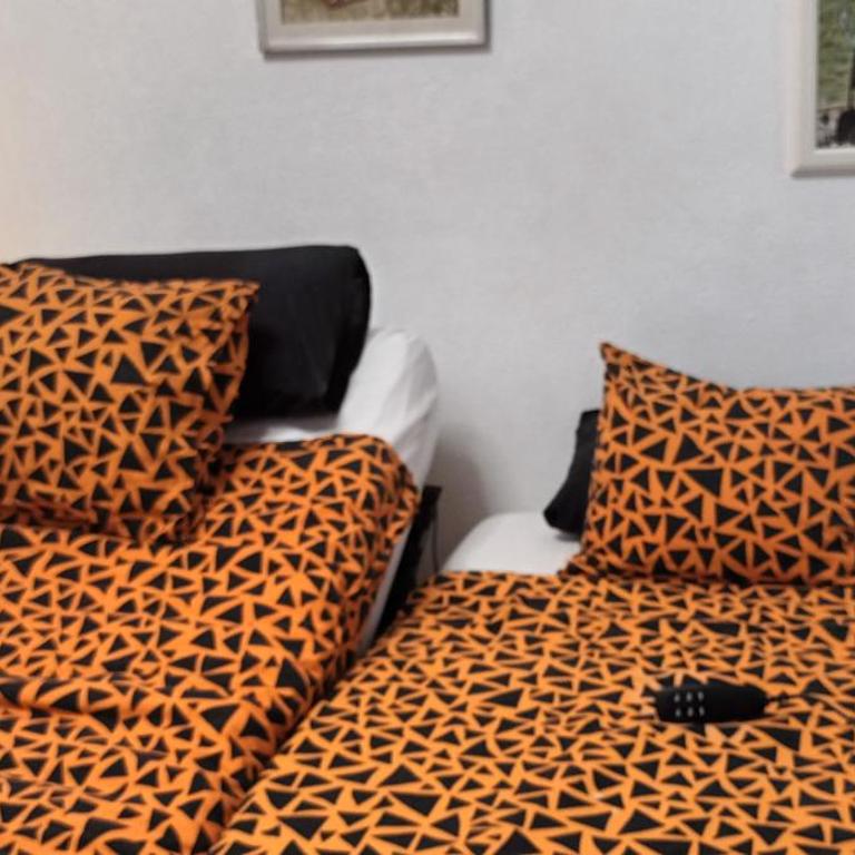 Deusto. Piso + wifi internet T. V. y garaje - Three-Bedroom Apartment - 34