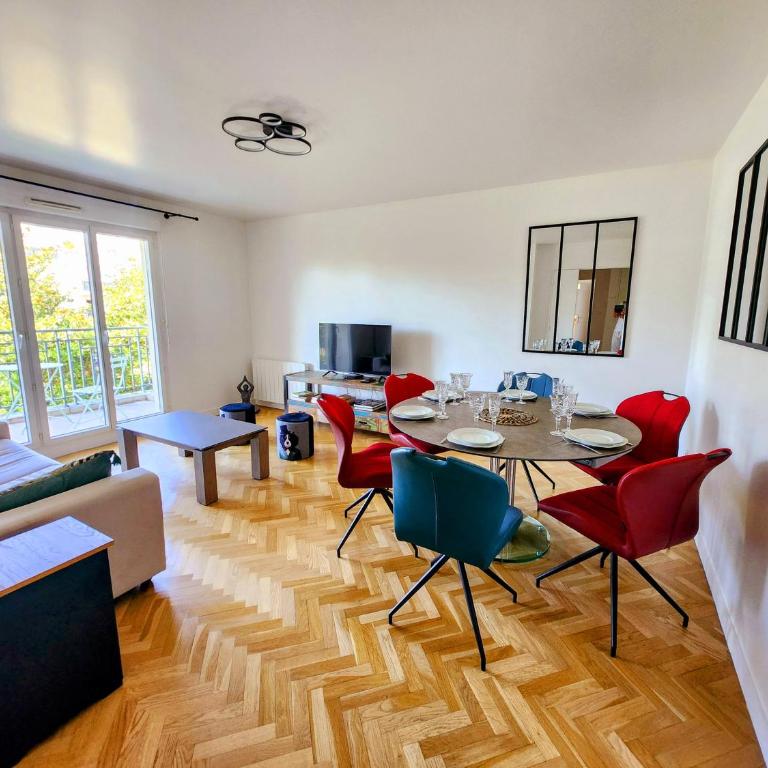 Cozy apartment, Balcon, Parking, 5' Disneyland - Two-Bedroom Apartment - 1