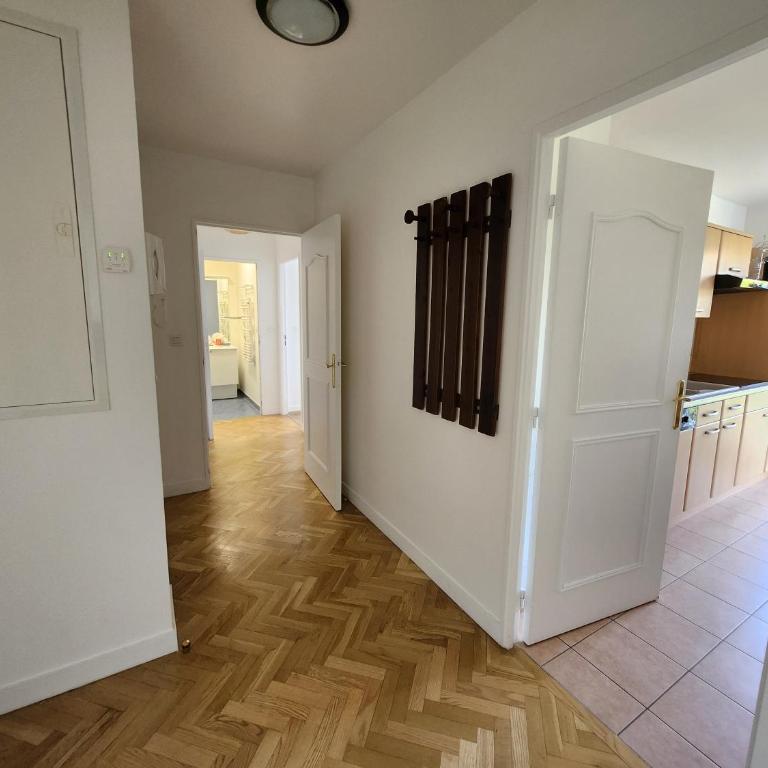Cozy apartment, Balcon, Parking, 5' Disneyland - Two-Bedroom Apartment - 11