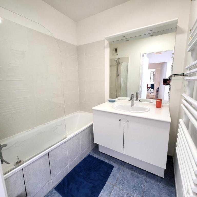 Cozy apartment, Balcon, Parking, 5' Disneyland - Two-Bedroom Apartment - 18