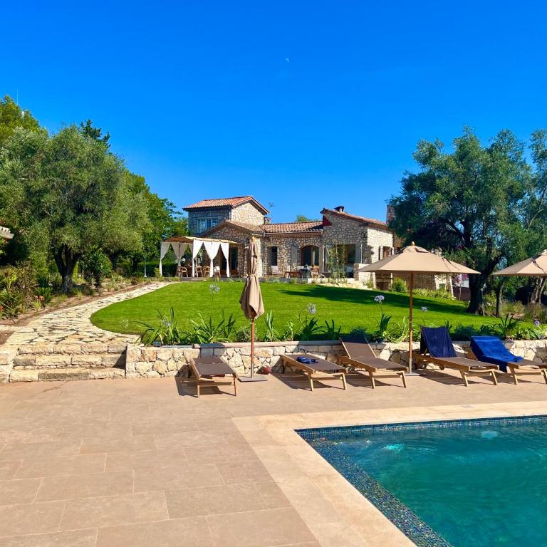 Valbonne House in Provencal style - Villa - 3