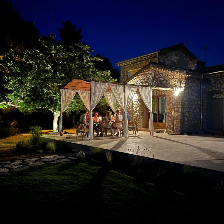 Valbonne House in Provencal style - Villa - 33