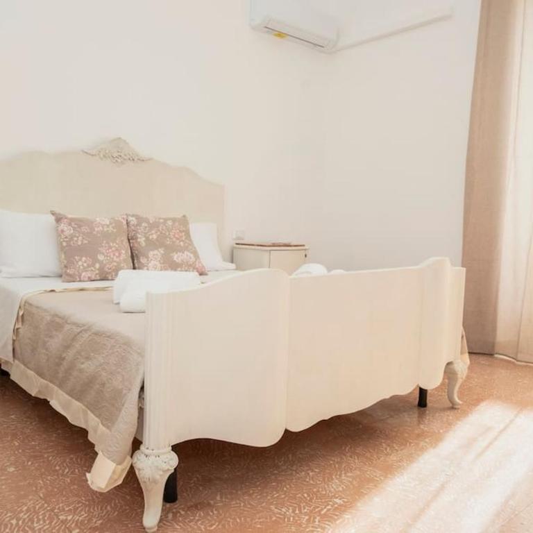 Lonero 32 Trapani - Appartamento Standard con 3 Camere da Letto - 33