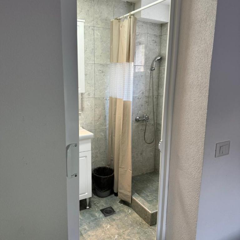 Apartmani Juković - Apartment mit Terrasse - 7