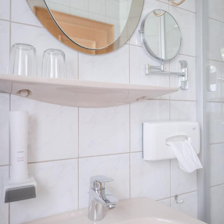 Gästehaus Maurer/Bader - Doppelzimmer mit Balkon - 13