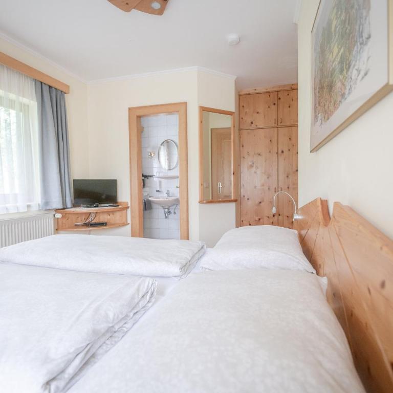 Gästehaus Maurer/Bader - Doppelzimmer mit Balkon - 16