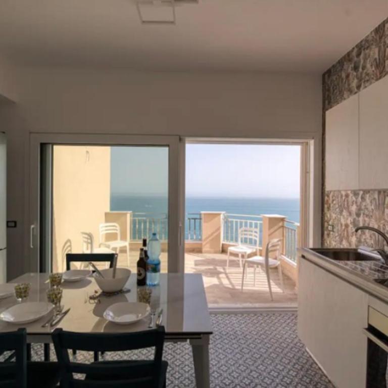Da Salvo - Apartment with Sea View - 11