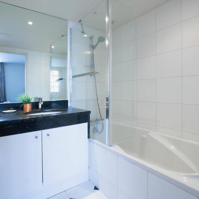 Beautiful 1 Bedroom Luxury Apartment next to Champs-Elysées - PC62A - Appartamento con 1 Camera da Letto - 13