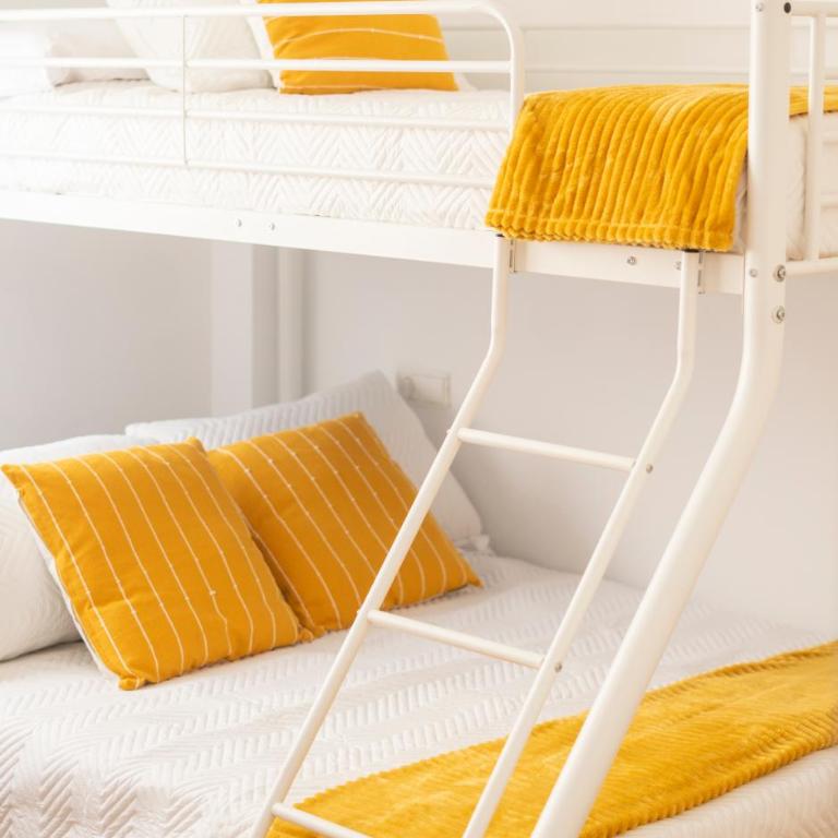 H&H Suite Abrazo de Granada - Three-Bedroom Apartment - 12