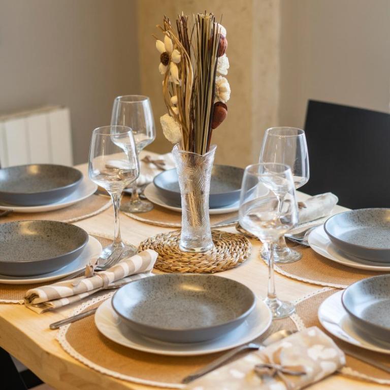 H&H Suite Abrazo de Granada - Three-Bedroom Apartment - 6