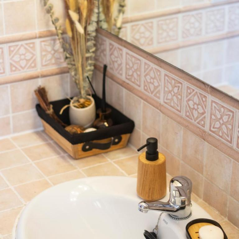 H&H Suite Abrazo de Granada - Three-Bedroom Apartment - 21