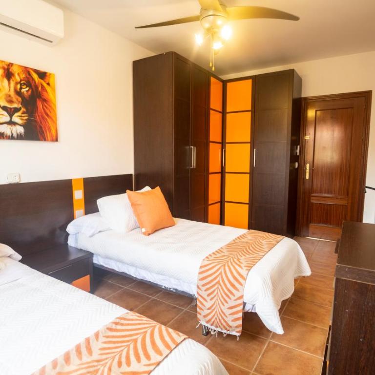 H&H Suite Abrazo de Granada - Three-Bedroom Apartment - 28