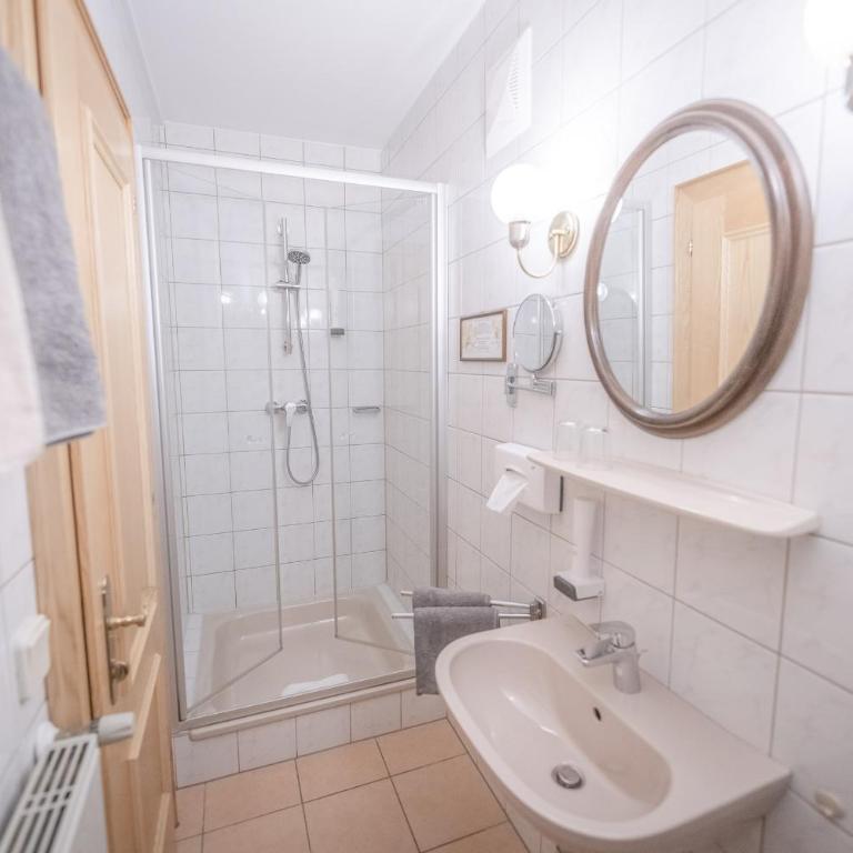 Gästehaus Maurer/Bader - Doppelzimmer mit Balkon - 31