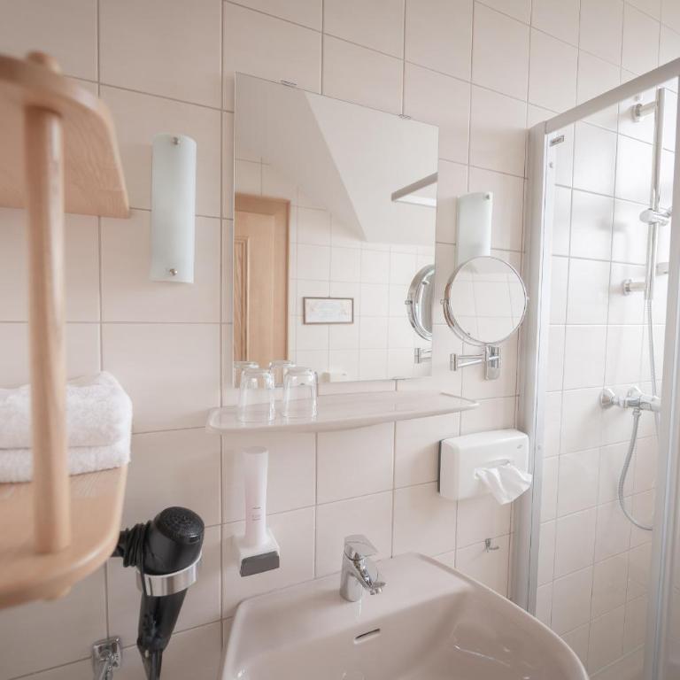 Gästehaus Maurer/Bader - Doppelzimmer mit Balkon - 44