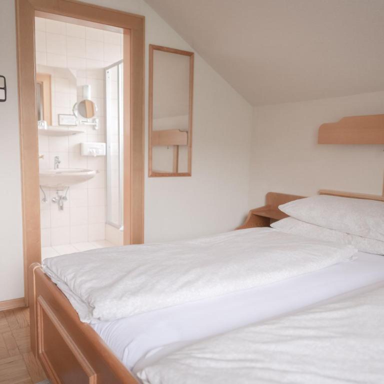 Gästehaus Maurer/Bader - Doppelzimmer mit Balkon - 48
