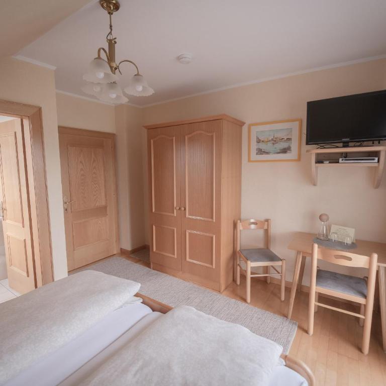 Gästehaus Maurer/Bader - Doppelzimmer mit Balkon - 45