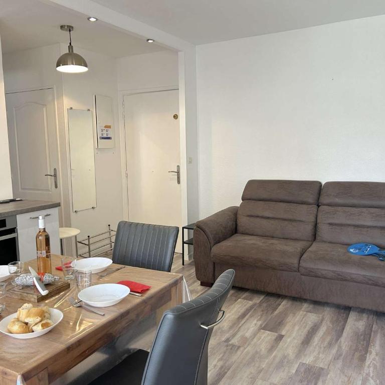 Studio cosy avec terrasse, clim, à 50m plage et 100m commerces, Fréjus - FR-1-226A-177 - Appartamento - 3