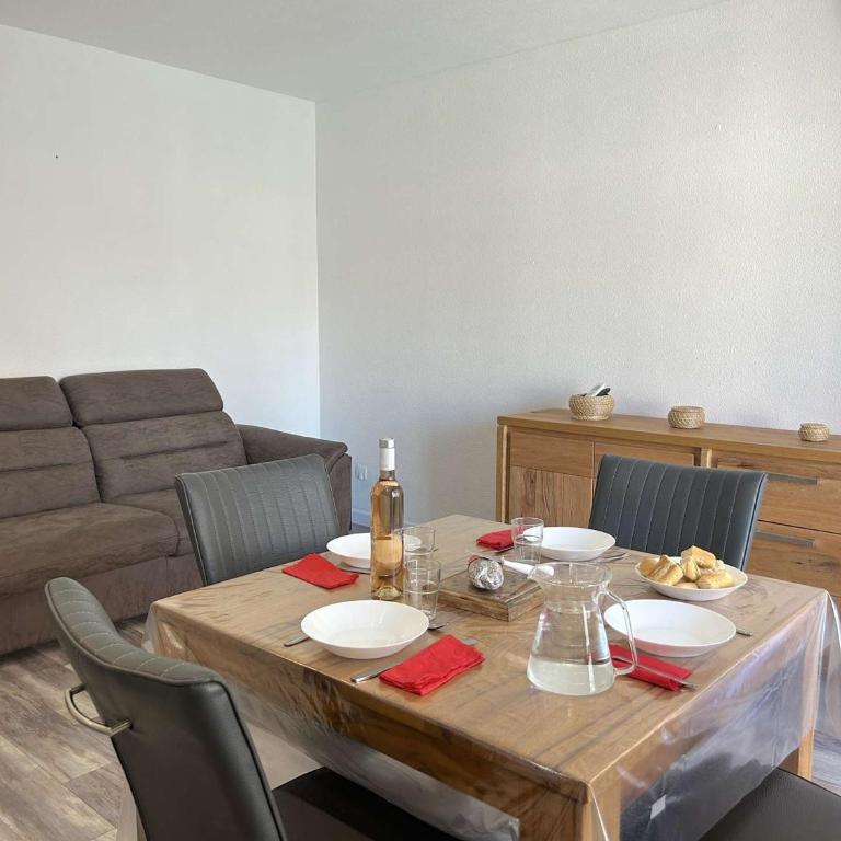 Studio cosy avec terrasse, clim, à 50m plage et 100m commerces, Fréjus - FR-1-226A-177 - Appartamento - 5