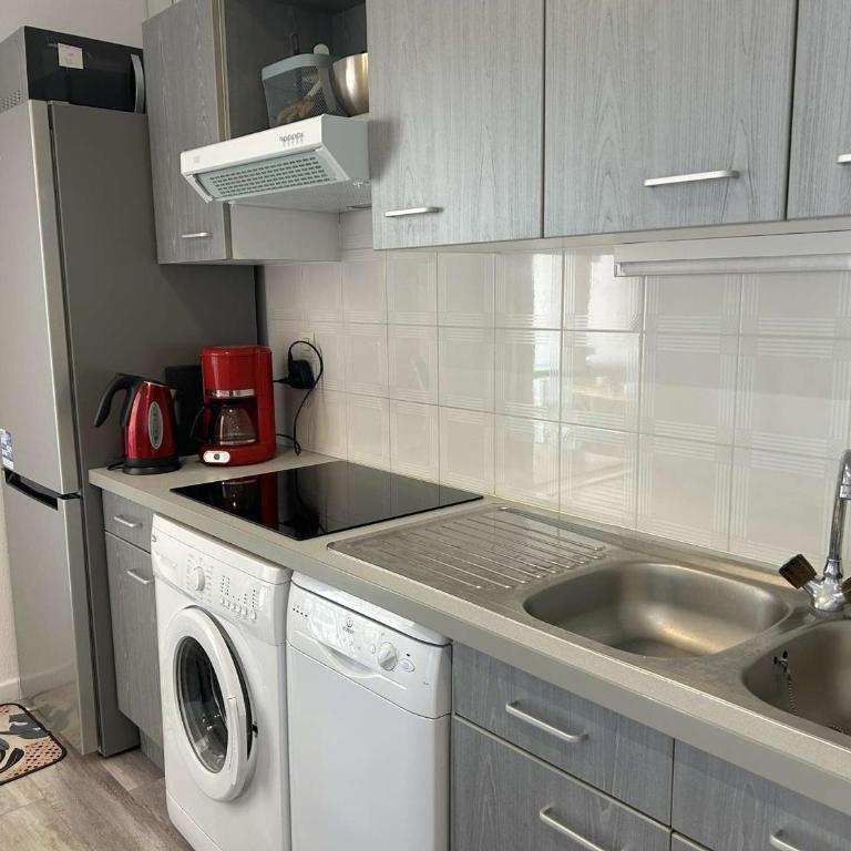 Studio cosy avec terrasse, clim, à 50m plage et 100m commerces, Fréjus - FR-1-226A-177 - Appartamento - 6