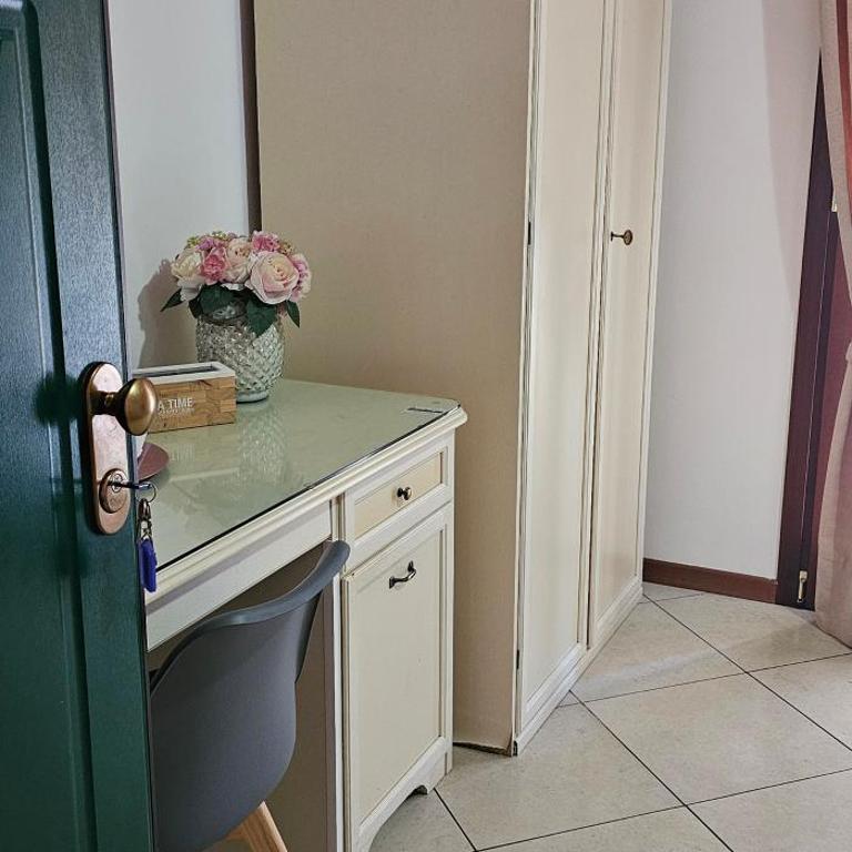 Fiumicino Inn Airport - Camera Matrimoniale con Balcone - 5