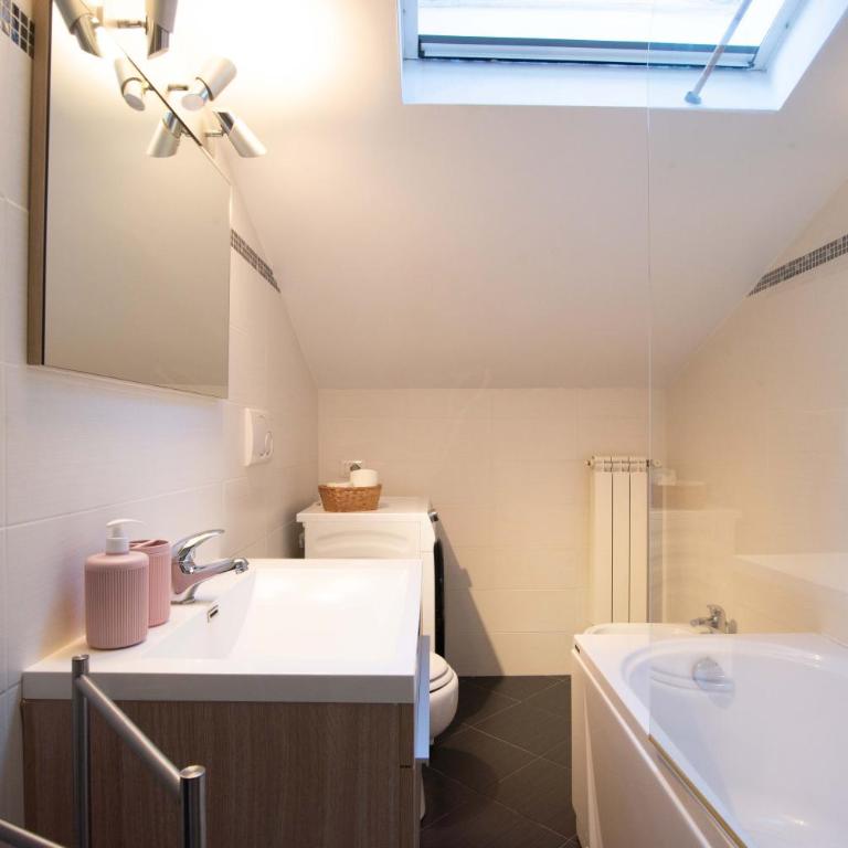 CASA.AD - Appartamento con 2 Camere da Letto - 12