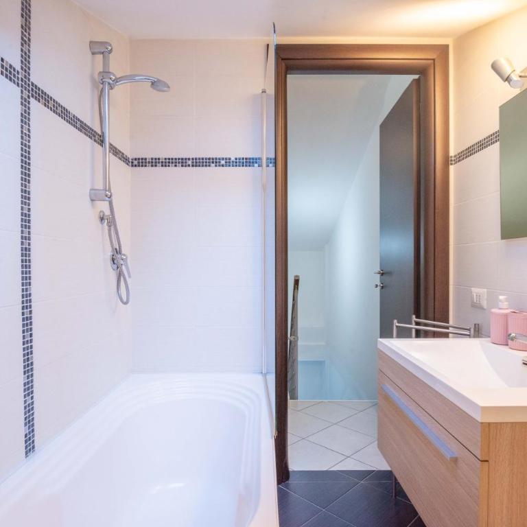 CASA.AD - Appartamento con 2 Camere da Letto - 17