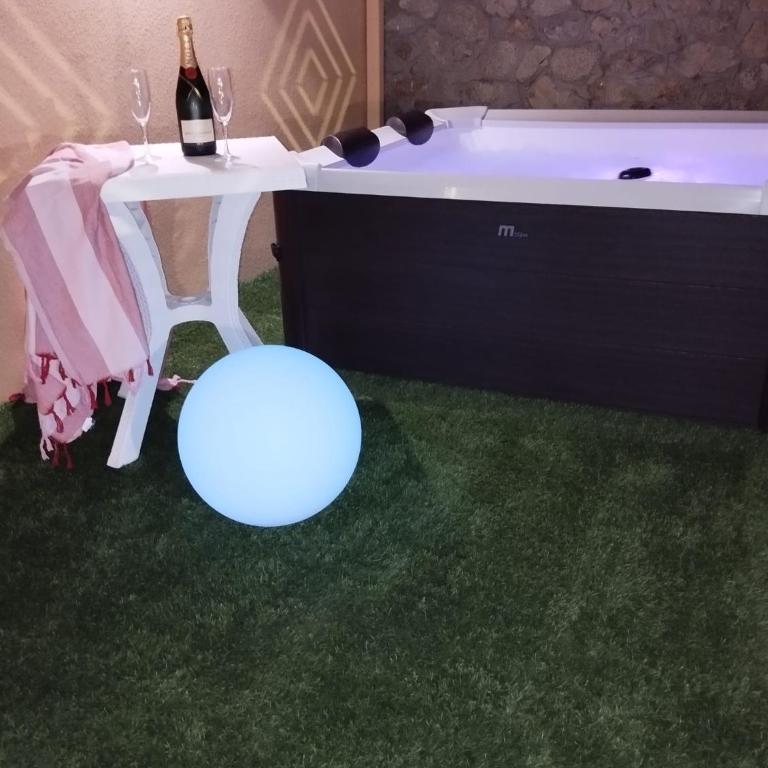 BURMARIA APARTMENT and ROOM with garden and jacuzzi - One-Bedroom Apartment - 2