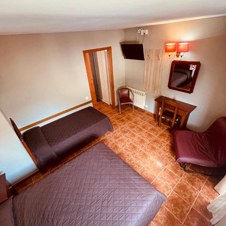 Hotel Orla - Habitación Triple (3 adultos) - 2