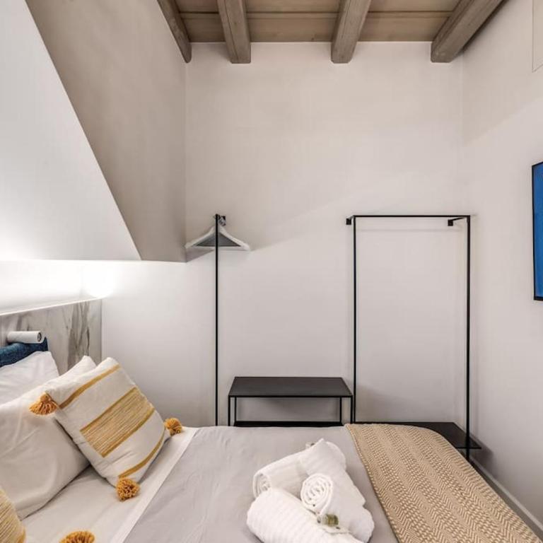 Piazza dei Renzi Trastevere building 4 bedroom with terrace - Appartamento - 6