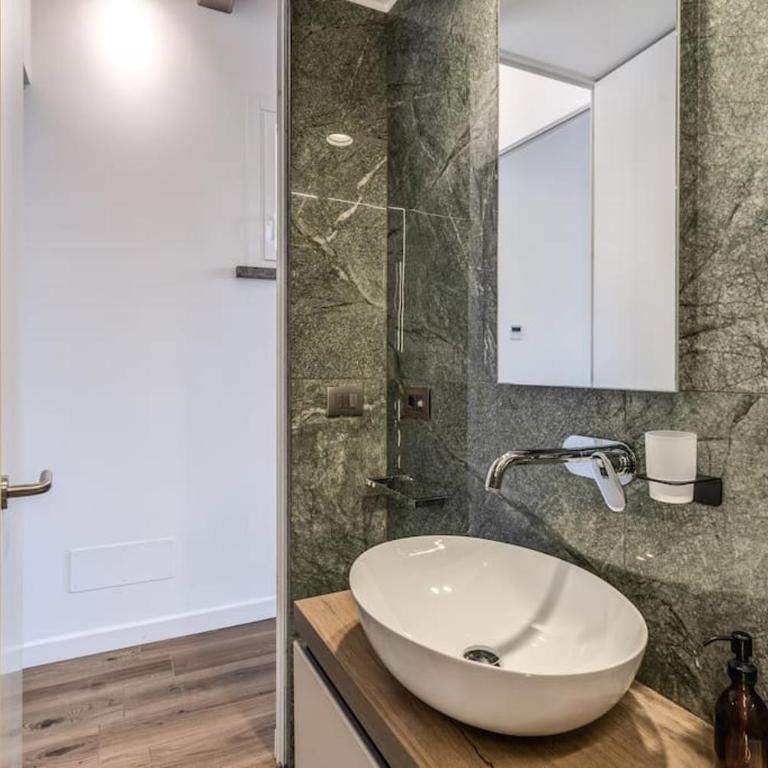 Piazza dei Renzi Trastevere building 4 bedroom with terrace - Appartamento - 17